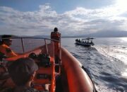 Perahu Terbalik di Gili Banta 9 Pemancing Dievakuasi Tim Basarnas