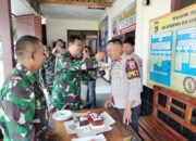 Anggota TNI dari Kodim 1607/Sumbawa Berikan Surprise Anggota Polres Sumbawa