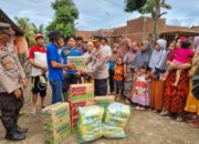Kapolres Sumbawa Berikan Bantuan Kepada Korban Terdampak Banjir Lunyuk