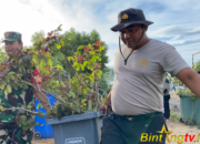 Ciptakan Pelabuhan Bersih dan Sehat, Polsek Kawasan Pelabuhan Poto Tano, Gotong Royong Bersihkan Sampah