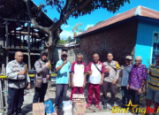 Anggota Polsek Alas Barat Berikan Bantuan Sembako untuk Korban Kebakaran