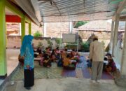 SDN 1 Utan Kekurangan Ruang Kelas, Murid Belajar di Teras Sekolah