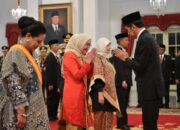 Ibu Hj. Wury Ma’ruf Amin Terima Tanda Kehormatan Bintang Mahaputera Adipradana dari Presiden RI
