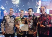 Rektor UTS Sabet Penghargaan Anugerah Academic Leader 2023