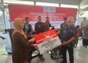 Anggota DPR RI Komisi VIII DPR RI,  Rachmat Hidayat Serahkan Aspirasi Bantuan Sosial  Kemensos RI Senilai Rp318, 201 Miliar