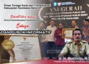 Pemda KSB Menerima Anugerah Badan Publik Informatif