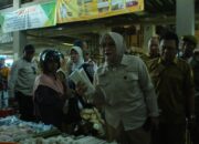 Ibu Ibu Curhat ke Wabup Sumbawa saat Sidak Pasar Keluhkan Lonjakan Harga Beras 