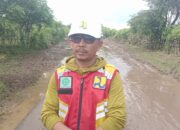 BPJP Sumbawa Bersihkan Tumpukan Lumpur dan Batu di Jalan Batu Bangka Prajak