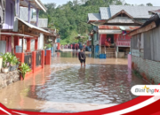 Desa Lebangkar Dilanda Banjir dan Tanah Longsor, Puluhan Rumah Warga Terendam