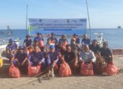 Sat Polairud Polres Sumbawa Gelar Kegiatan Sapu Bersih Sampah Laut Peringati World Oceans Day