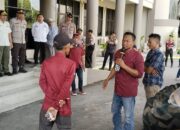 Puluhan Massa dari Sektimas dan LPD Demo ke Kantor Bupati dan Bulog Sumbawa Tuntut Serap Jagung Petani