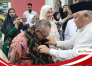 Berkunjung ke Sumbawa, Mendikdasmen Uji Makalah Ilmiah Santri PMI Dea Malela dan Dialog dengan Pendidik Internasional