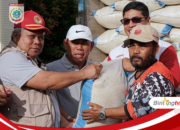 Pemkab Sumbawa Barat Salurkan 26 Ton Beras untuk Korban Banjir