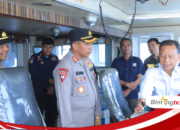 Pastikan Arus Balik Aman, Kapolres Sumbawa Barat Tinjau Kapal Penyeberangan di Pelabuhan Poto Tano