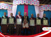 Pimpinan DPRD Sumbawa 2025–2030 Dianugerahi Gelar Adat Sampongo