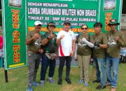 Ketua KONI Nilai Lomba Drumband Militer Non Brass Simbol Semangat di HUT Kabupaten Sumbawa