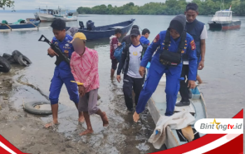 Kejar-kejaran di Laut Moyo Hilir, Bom Ikan Nyaris Meledak! Satu Ditangkap, Dua Kabur Lompat ke Laut