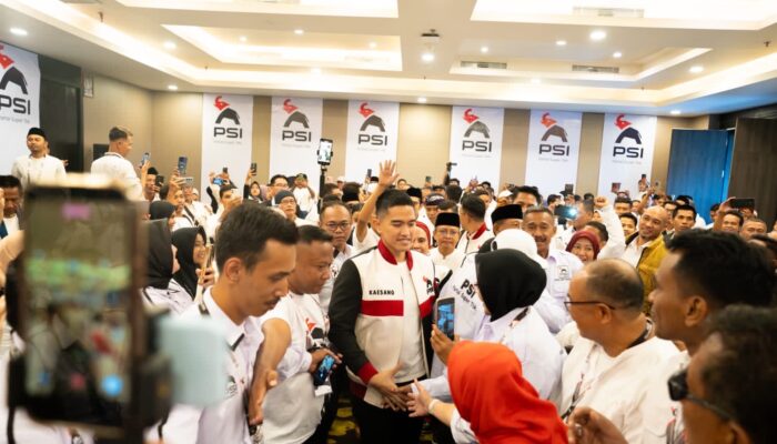 Kaesang Lantik Pengurus PSI NTB, Fokus Perkuat Struktur hingga Desa
