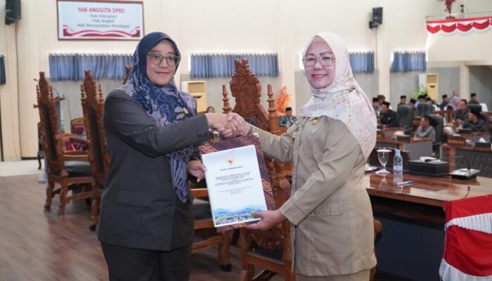 Paripurna DPR, Bupati Sumbawa Barat Tegaskan Komitmen Optimalisasi PAD dan Efektivitas Belanja