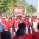 Kabupaten Sumbawa Barat Awali Peringatan HUT Ke-81 RI dengan Gerakan Pembagian Bendera