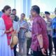 Tiba di Lombok,Putri Mahkota Victoria Disambut Tenun Sasak dan Minuman Rempah