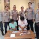 Polisi Sisir Rumah di Moyo Hilir, Dua Pria Diamankan Bersama Empat Poket Sabu